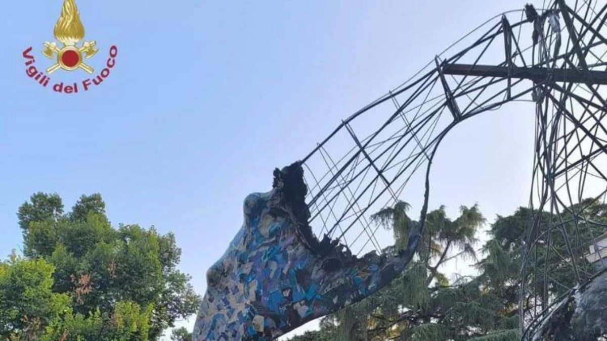 Milano incendiata Balena Triennale