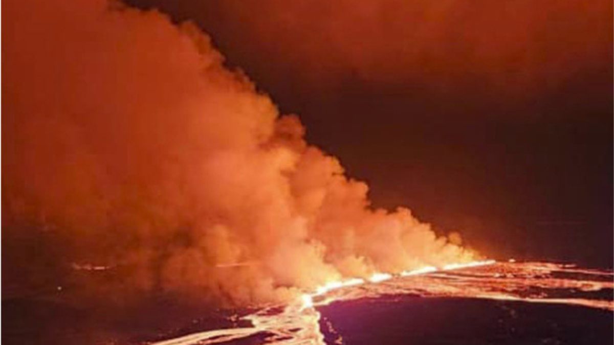 Eruzione vulcanica e scosse di terremoto, scoppia il panico: tutti in fuga Eruzione vulcanica e scosse di terremoto, scoppia il panico: tutti in fuga