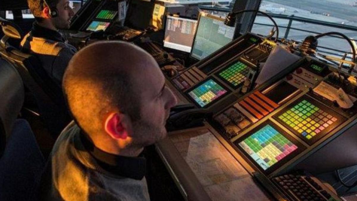 aereo con circa 50 passeggeri scomparso dai radar trovata fusoliera