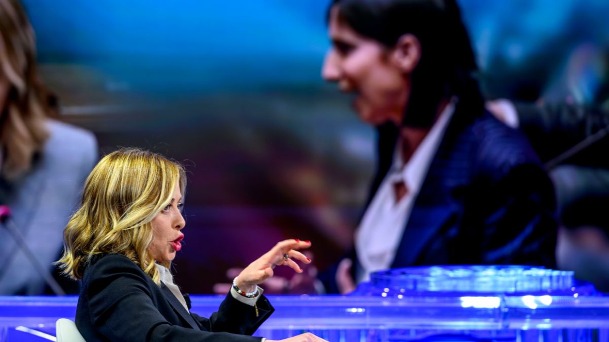 Meloni regina indiscussa dei social, Schlein cresce su TikTok: la politica si gioca online Meloni regina indiscussa dei social, Schlein cresce su TikTok: la politica si gioca online