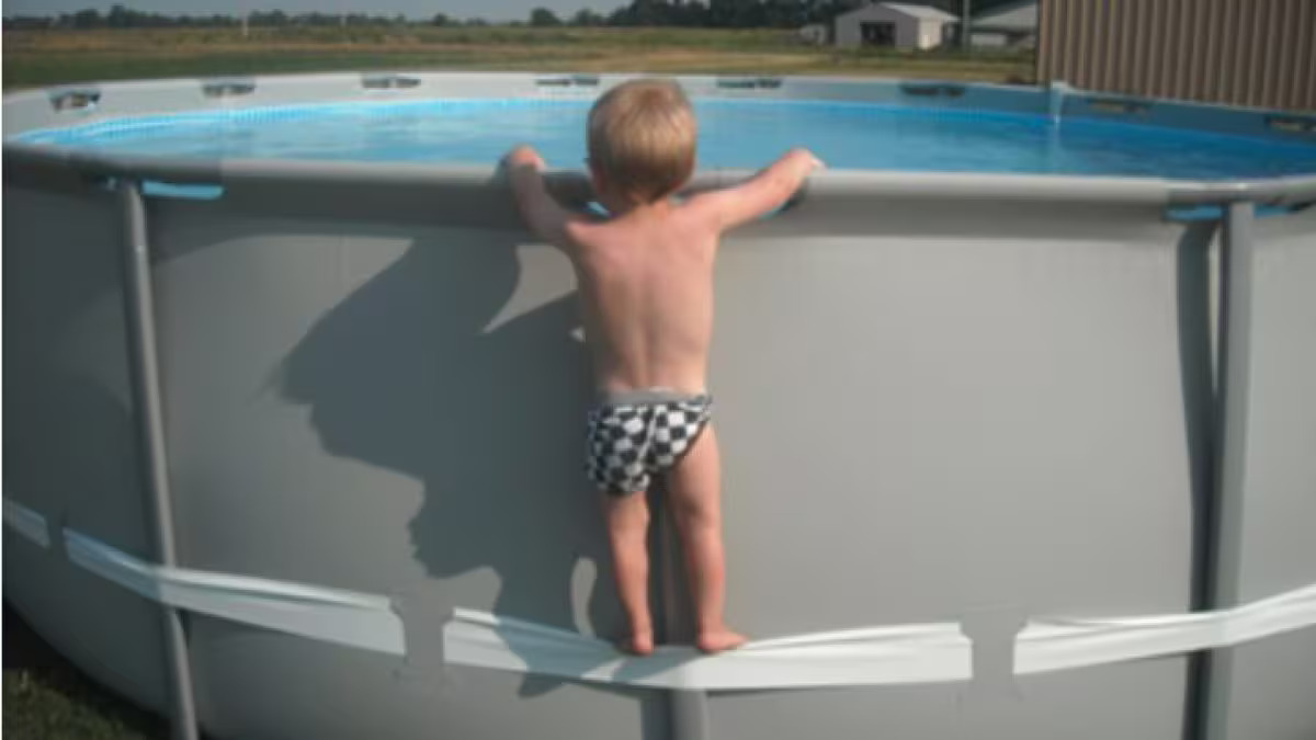 “Rischio annegamento per i bambini, diversi morti”, ritirate 5 milioni di piscine: “Anche in Italia” “Rischio annegamento per i bambini, diversi morti”, ritirate 5 milioni di piscine: “Anche in Italia”