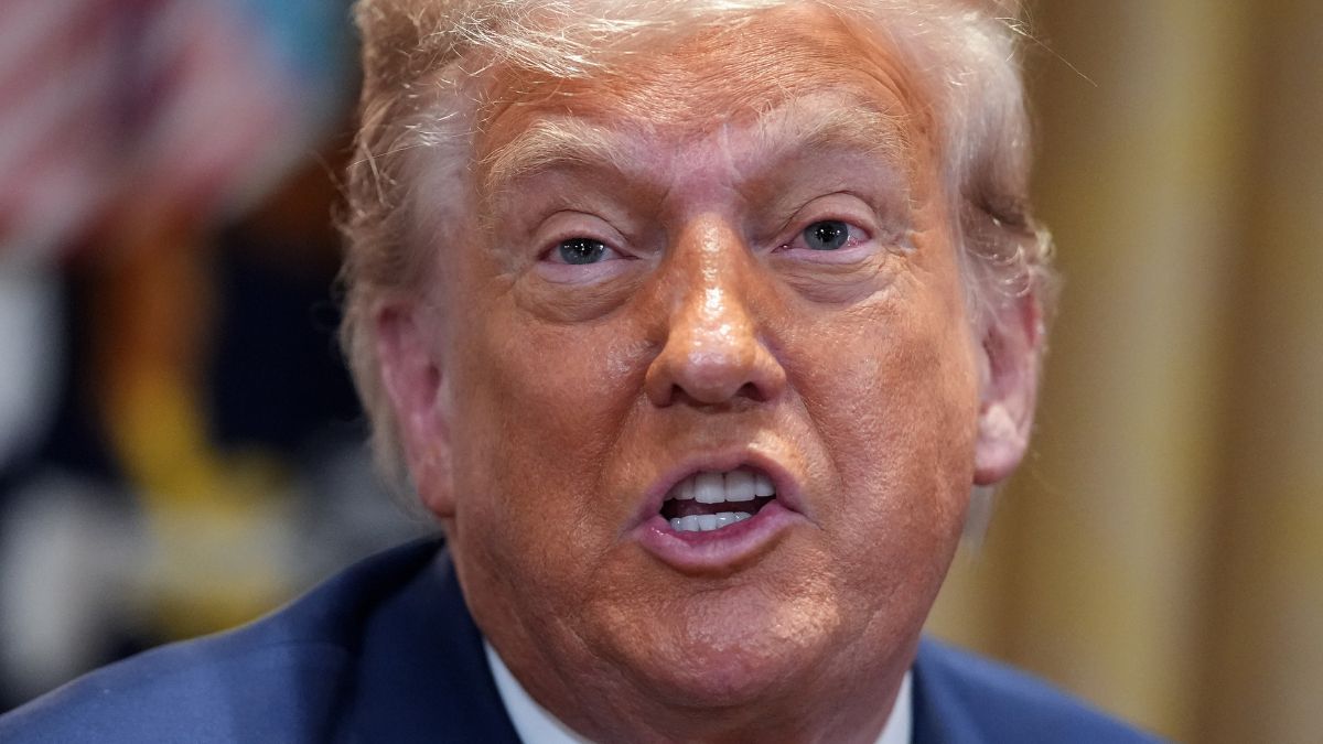 Caso Epstein, Ghislaine Maxwell vuole parlare al Congresso: ora Trump trema Caso Epstein, Ghislaine Maxwell vuole parlare al Congresso: ora Trump trema