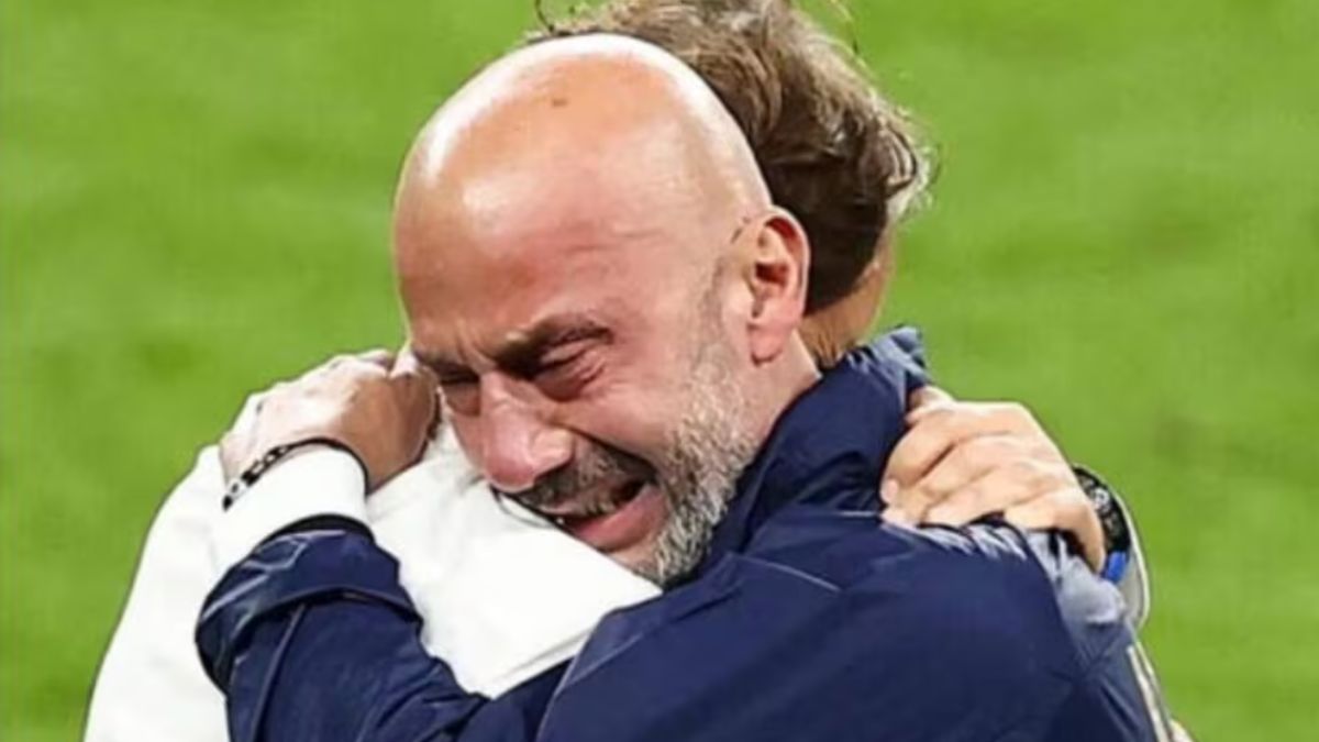 Mancini, il messaggio per il compleanno di Vialli che fa piangere i social. Brividi Mancini, il messaggio per il compleanno di Vialli che fa piangere i social. Brividi