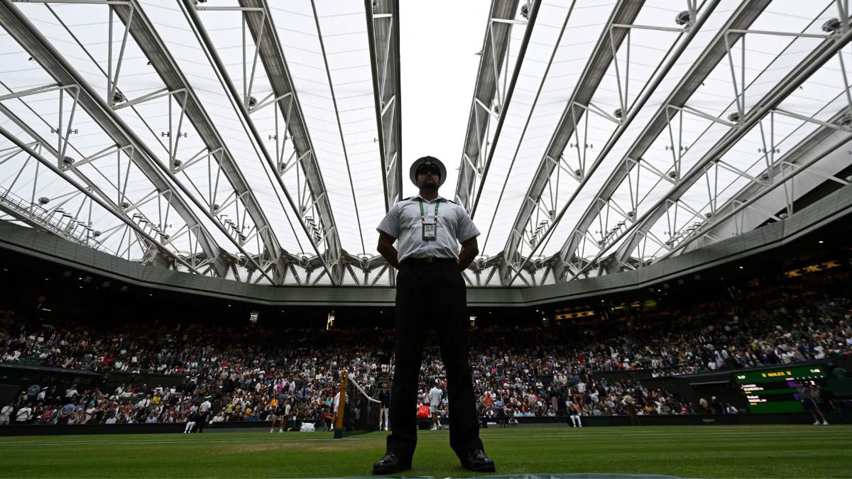 Wimbledon: urla, proteste e provocazioni al pubblico, la serata folle del campione Wimbledon: urla, proteste e provocazioni al pubblico, la serata folle del campione