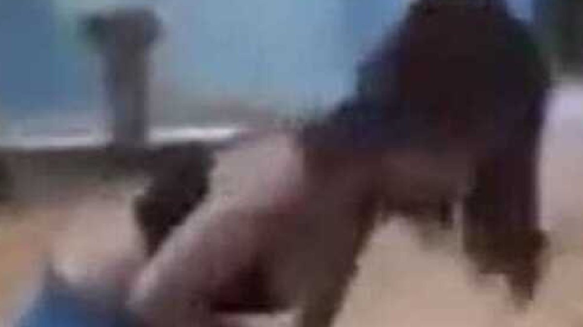 14enne massacrata da due coetanee, il video finisce sui social. Orrore in Italia 14enne massacrata da due coetanee, il video finisce sui social. Orrore in Italia