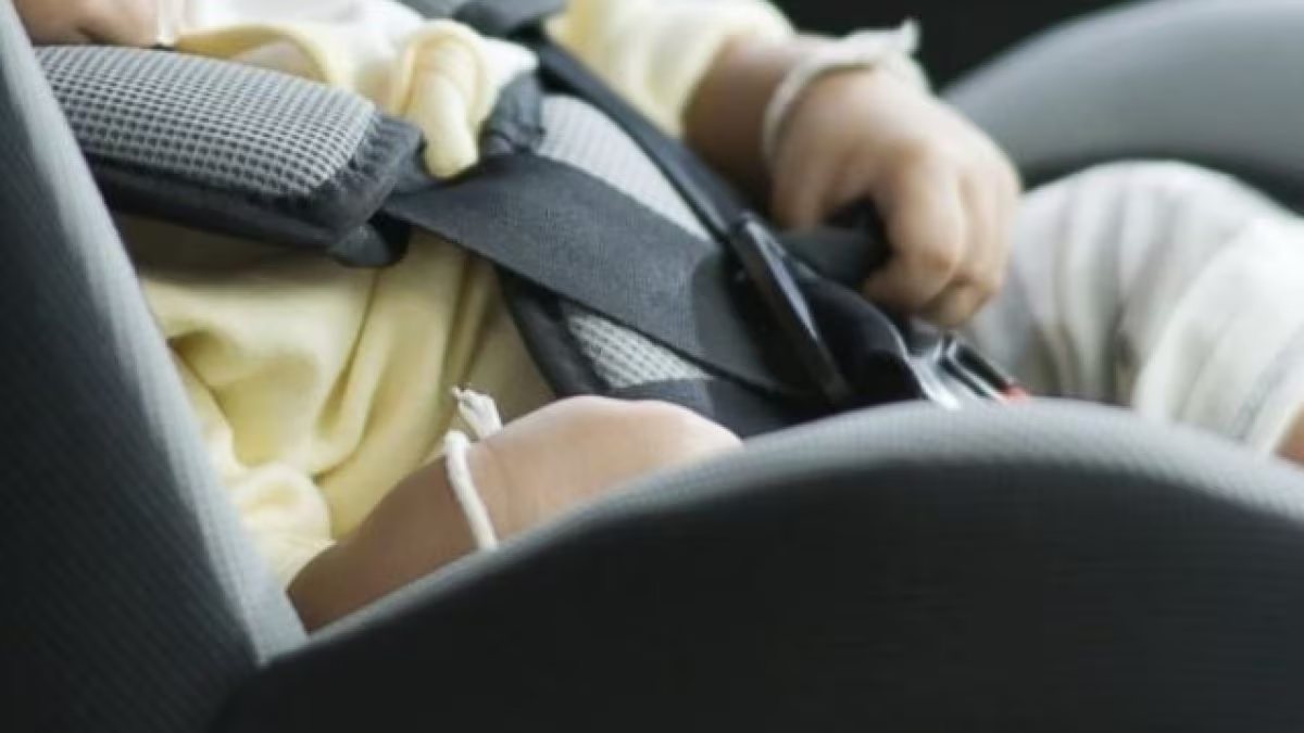 Paura in Italia, bimbo intrappolato in auto sotto gli occhi della madre: spaventoso Paura in Italia, bimbo intrappolato in auto sotto gli occhi della madre: spaventoso