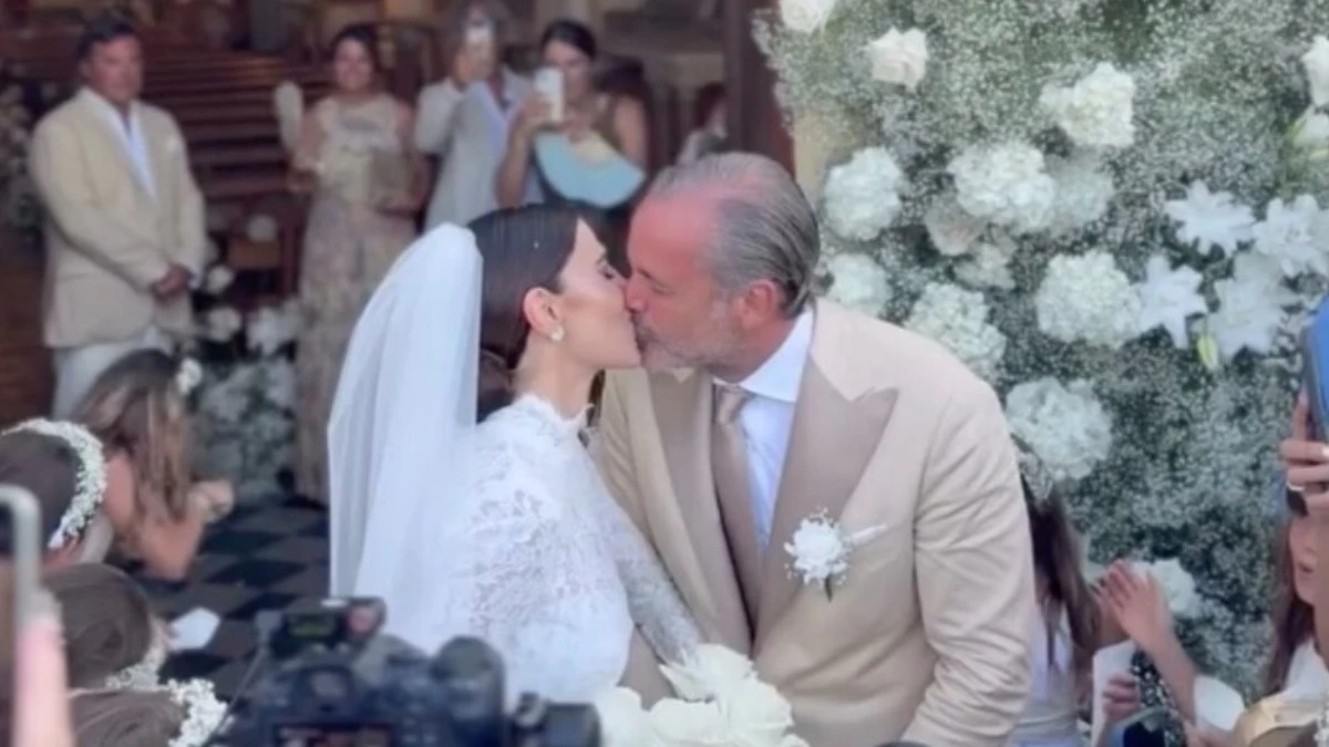 “Si è sposata, tutto bellissimo”. La conduttrice tv ha detto ‘Sì’ alla soglia dei cinquant’anni: emozione infinita “Si è sposata, tutto bellissimo”. La conduttrice tv ha detto ‘Sì’ alla soglia dei cinquant’anni: emozione infinita