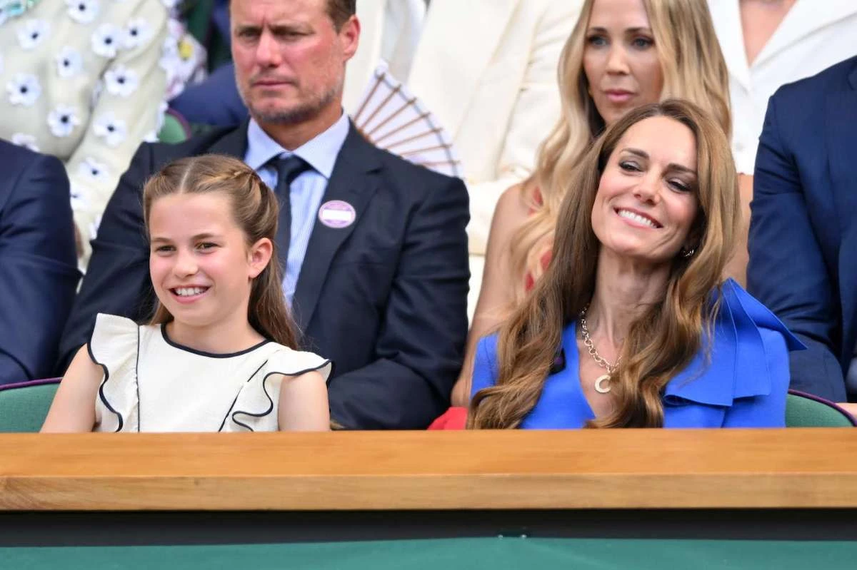 Wimbledon, la principessa Charlotte sorprende tutti: un dettaglio rompe l’etichetta reale Wimbledon, la principessa Charlotte sorprende tutti: un dettaglio rompe l’etichetta reale