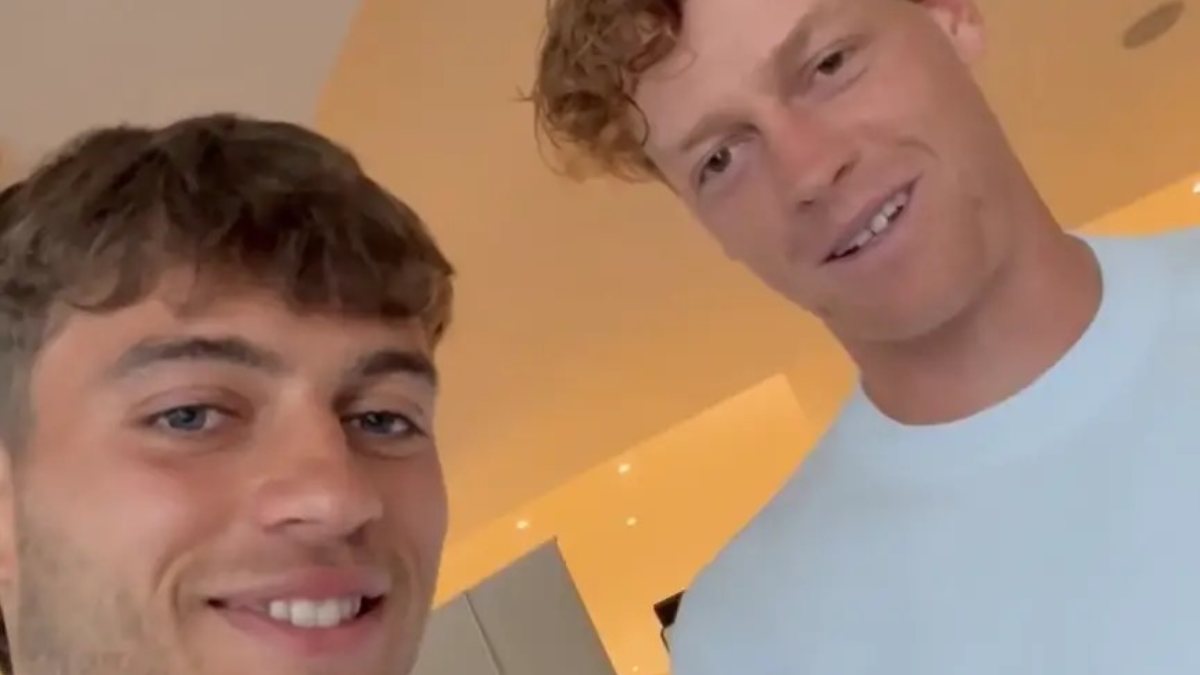 Cacciato a Wimbledon: notte folle per il tennista italiano. È successo di tutto Cacciato a Wimbledon: notte folle per il tennista italiano. È successo di tutto