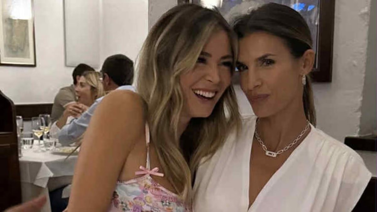 Diletta Leotta a cena con la Canalis, avete visto cosa indossa? Il prezzo è da urlo! Diletta Leotta a cena con la Canalis, avete visto cosa indossa? Il prezzo è da urlo!