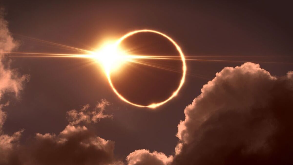 Arriva l’eclissi solare totale: “Una delle più lunghe”. Sarà visibile anche in Italia, poi non succederà per 90 anni Arriva l’eclissi solare totale: “Una delle più lunghe”. Sarà visibile anche in Italia, poi non succederà per 90 anni