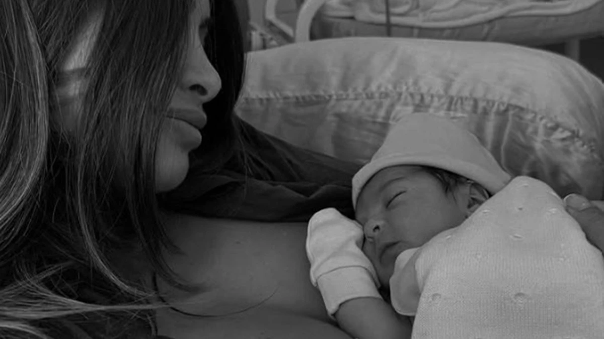 “Benvenuta al mondo amore mio”. La cantante italiana diventa mamma per la prima volta “Benvenuta al mondo amore mio”. La cantante italiana diventa mamma per la prima volta