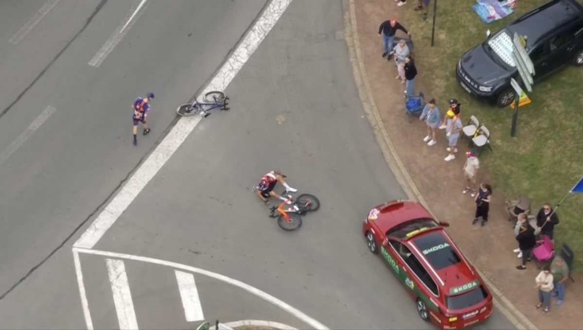 Tour de France, pessima notizia per l’Italia! Addio improvviso dopo una caduta Tour de France, pessima notizia per l’Italia! Addio improvviso dopo una caduta