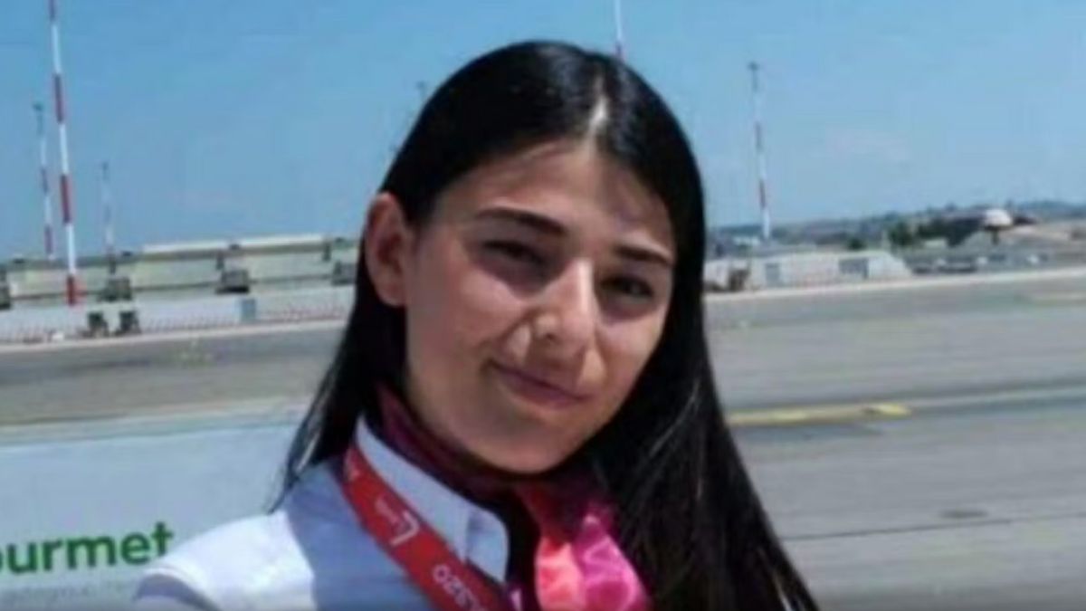 Aurora, hostess suicida: indagato il fidanzato. Svolta nel caso, di cosa è accusato Aurora, hostess suicida: indagato il fidanzato. Svolta nel caso, di cosa è accusato