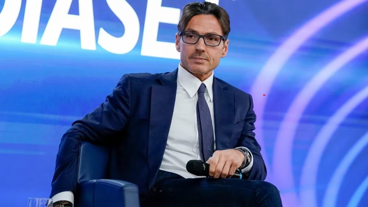 Rivoluzione a Mediaset, la decisione di Pier Silvio Berlusconi: travolta anche Striscia Rivoluzione a Mediaset, la decisione di Pier Silvio Berlusconi: travolta anche Striscia