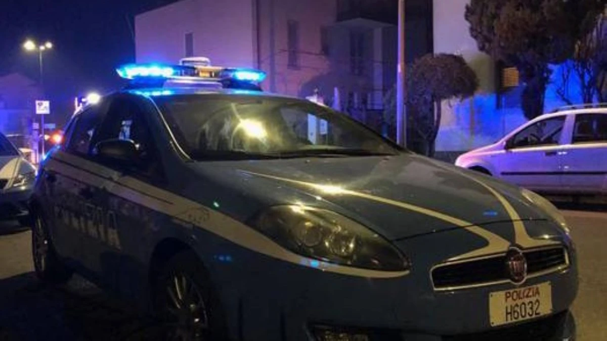 Bloccata con la forza in spiaggia, poi la violenza disumana: era in Italia in vacanza, orrore indescrivibile Bloccata con la forza in spiaggia, poi la violenza disumana: era in Italia in vacanza, orrore indescrivibile