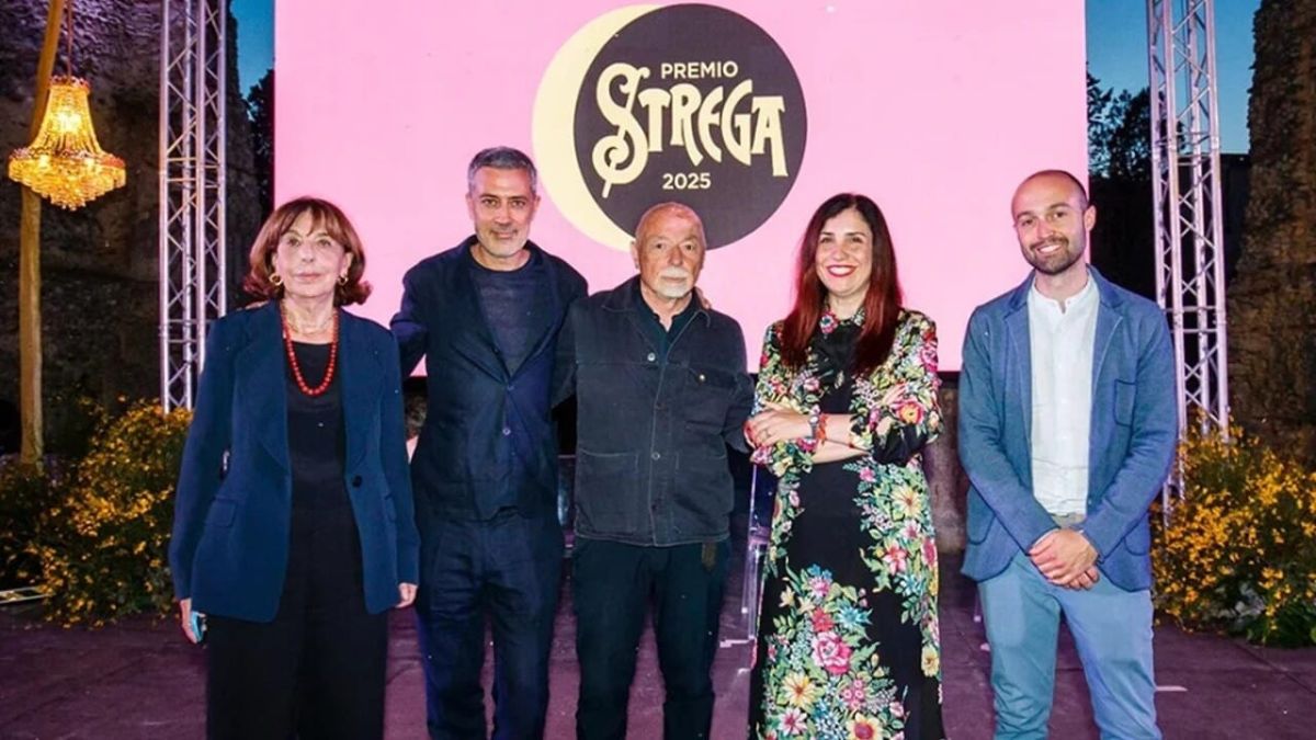 L’anniversario di Andrea Bajani, un addio che conquista lo Strega L’anniversario di Andrea Bajani, un addio che conquista lo Strega
