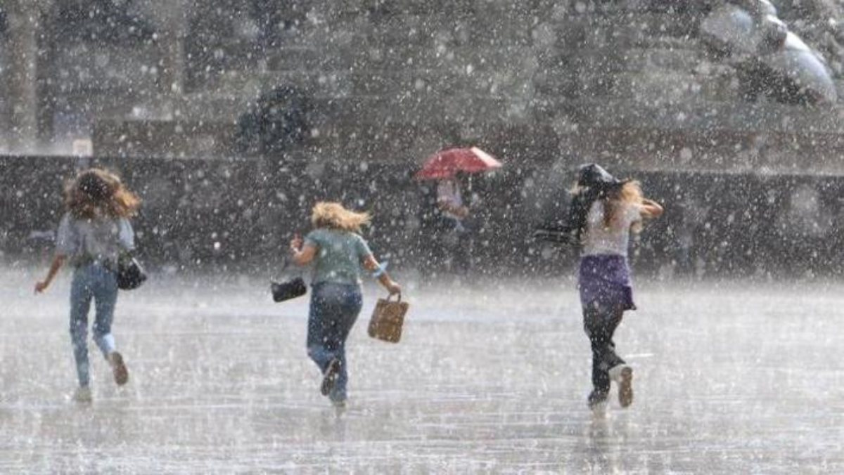 Allerta meteo Italia, cambia tutto in poche ore: forti disagi, ecco dove