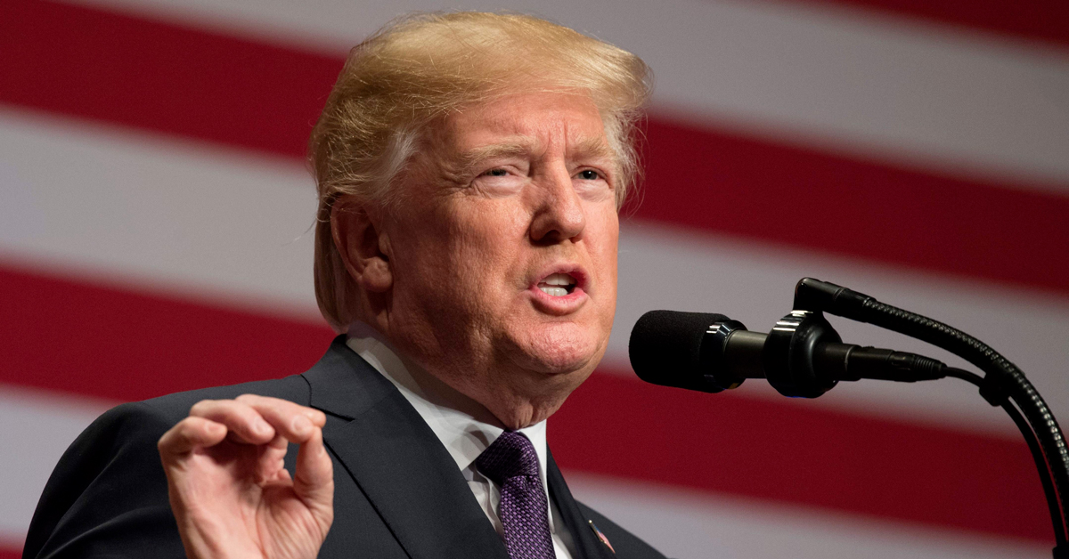 Trump minaccia l’Europa: “Dazi del 17% se non cedete”. Scatta il conto alla rovescia Trump minaccia l’Europa: “Dazi del 17% se non cedete”. Scatta il conto alla rovescia