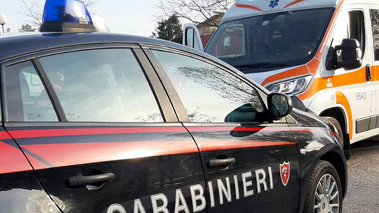 Orrore in Italia, prima le scatta una foto sotto la gonna poi il gesto shock davanti a tutti