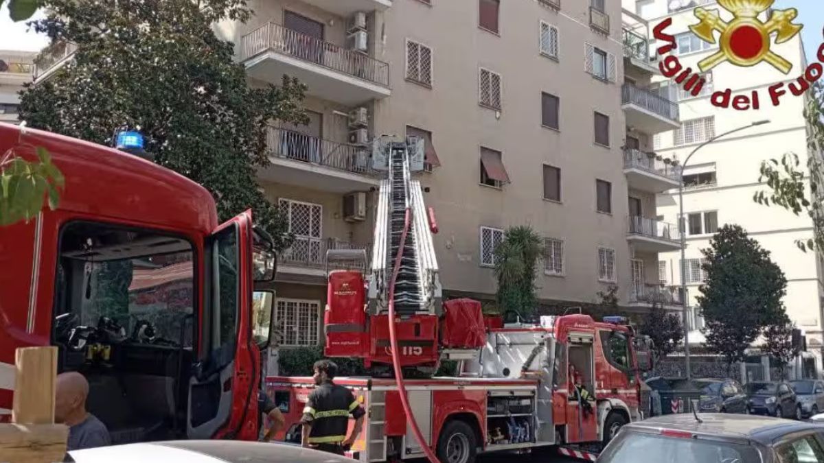 Italia, scoppia un incendio nel palazzo: residenti intossicati e tanta paura Italia, scoppia un incendio nel palazzo: residenti intossicati e tanta paura