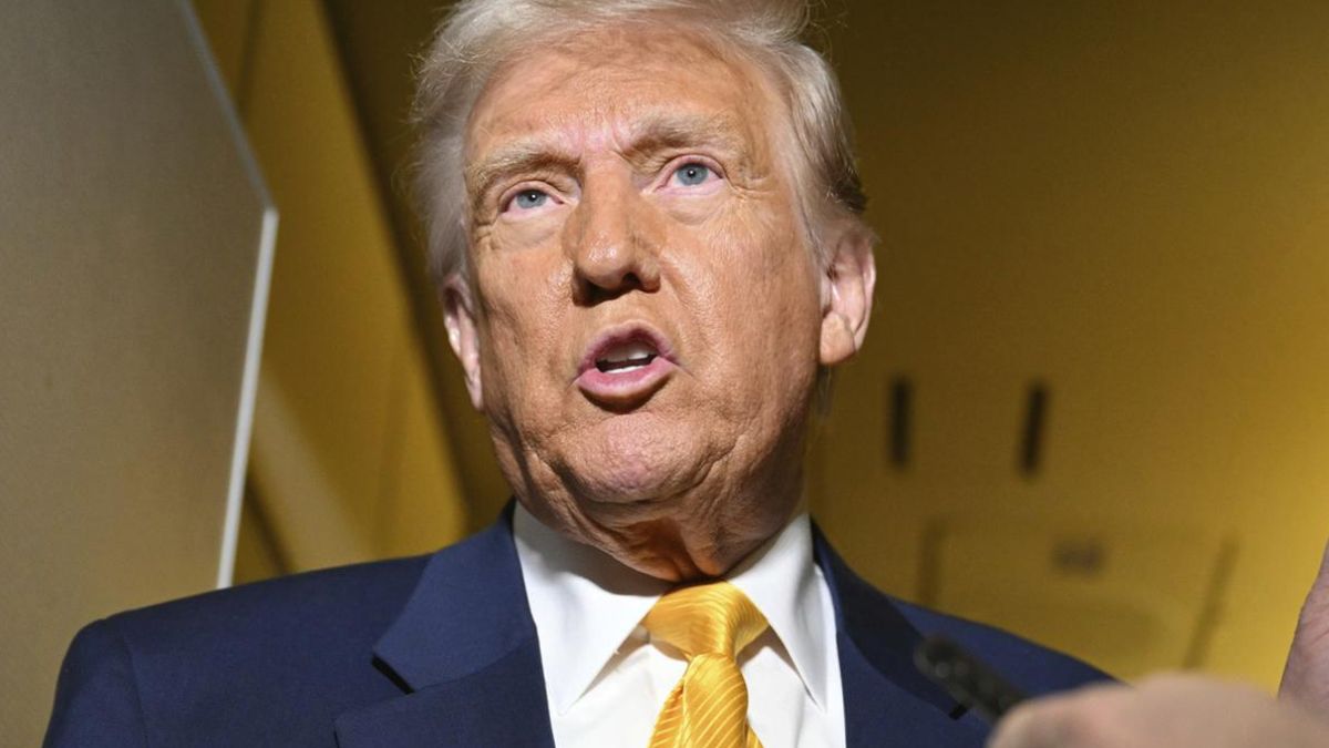 Trump shock contro la Russia: “Schiero due sottomarini nucleari”. Il mondo trema