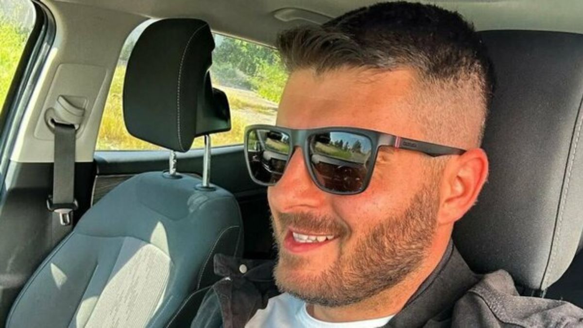 Terribile incidente, motociclista si schianta contro l’auto: “Così giovane” Terribile incidente, motociclista si schianta contro l’auto: “Così giovane”
