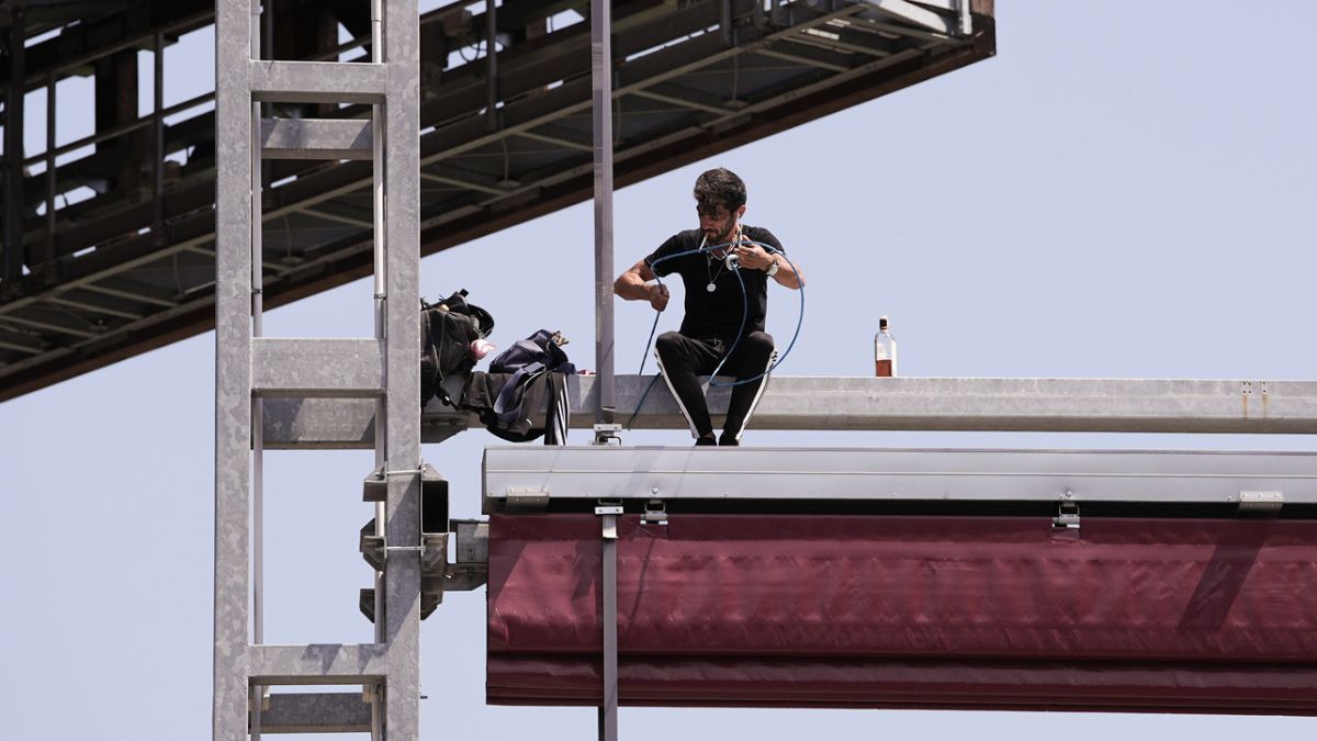 adesso mi butto terrore in italia si arrampica proprio l236 poi le parole disperate
