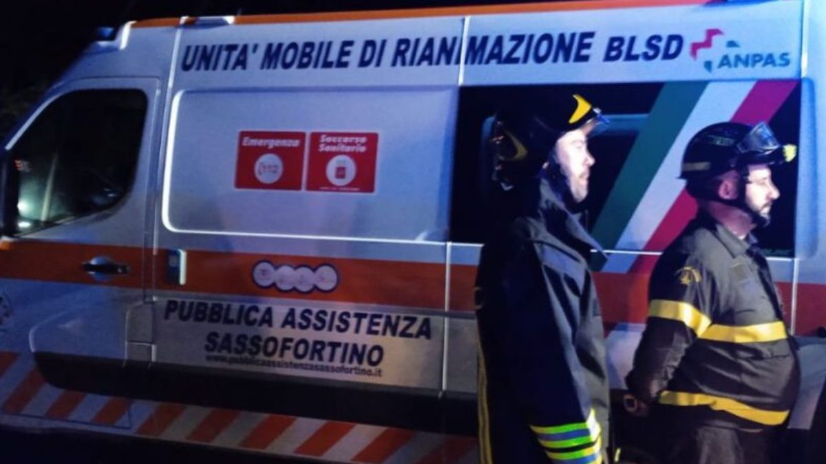 Scontro terrificante tra auto e minicar: bilancio grave, coinvolti giovanissimi Scontro terrificante tra auto e minicar: bilancio grave, coinvolti giovanissimi