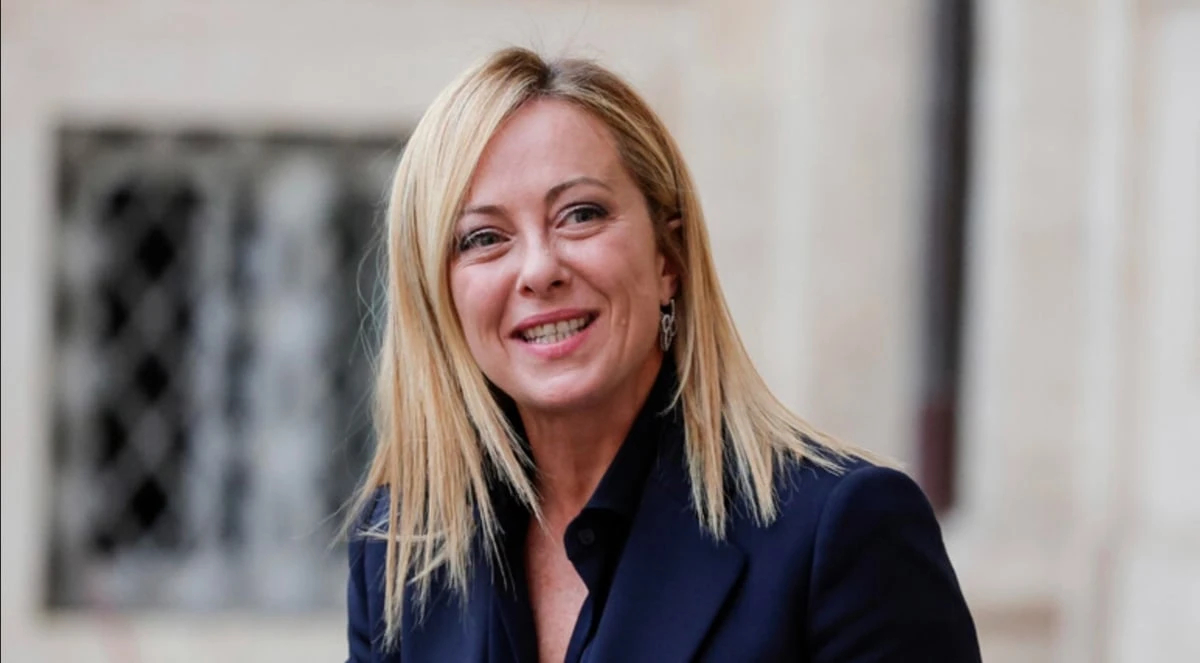 meloni tra famiglia relax e gossip la vacanza che fa parlare l8217italia