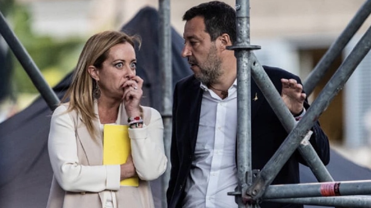 Scontro nel governo a Rimini: Meloni irritata, Salvini si prende la scena finale