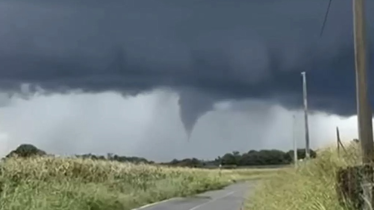 Italia, terribile tornado: “Una cosa mai vista”. Cosa è successo Italia, terribile tornado: “Una cosa mai vista”. Cosa è successo