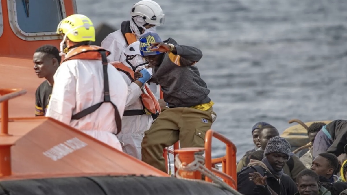 “Si è ribaltata”, nubifragio in alto mare! È strage: decine di morti “Si è ribaltata”, nubifragio in alto mare! È strage: decine di morti