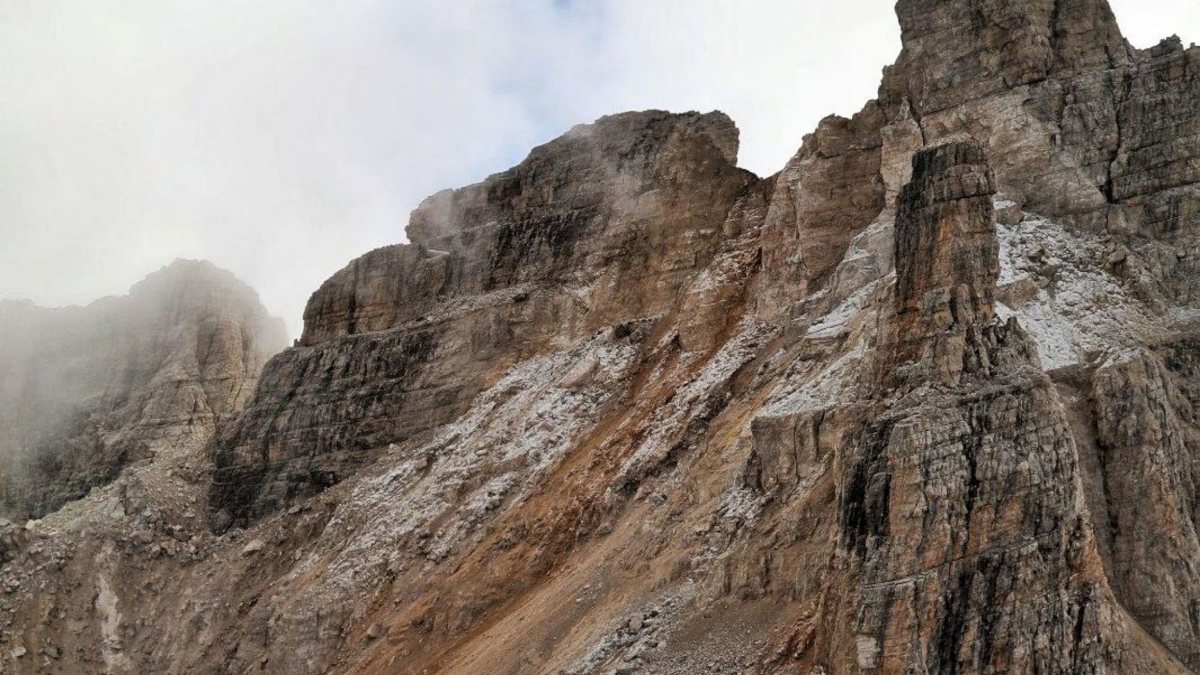 “Viene giù tutto”. Crolla la montagna all’improvviso, terrore in Italia: immagini spaventose “Viene giù tutto”. Crolla la montagna all’improvviso, terrore in Italia: immagini spaventose
