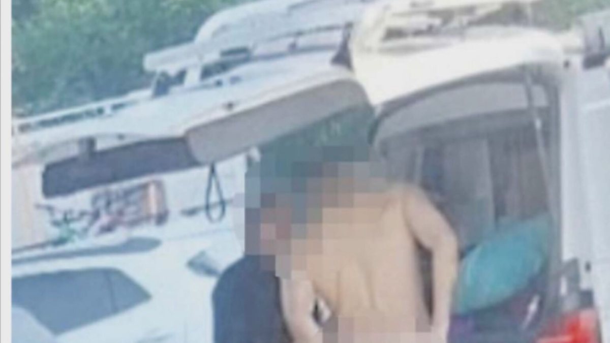 “Completamente nudi così, davanti a tutti”. Scene da non credere in Italia: esplode la polemica