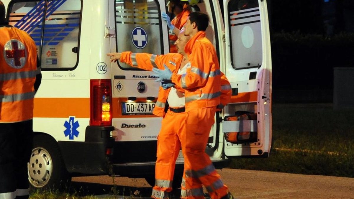 Orrore in Italia: madre entra in casa e trova il figlio 25enne ridotto così, è un incubo Orrore in Italia: madre entra in casa e trova il figlio 25enne ridotto così, è un incubo