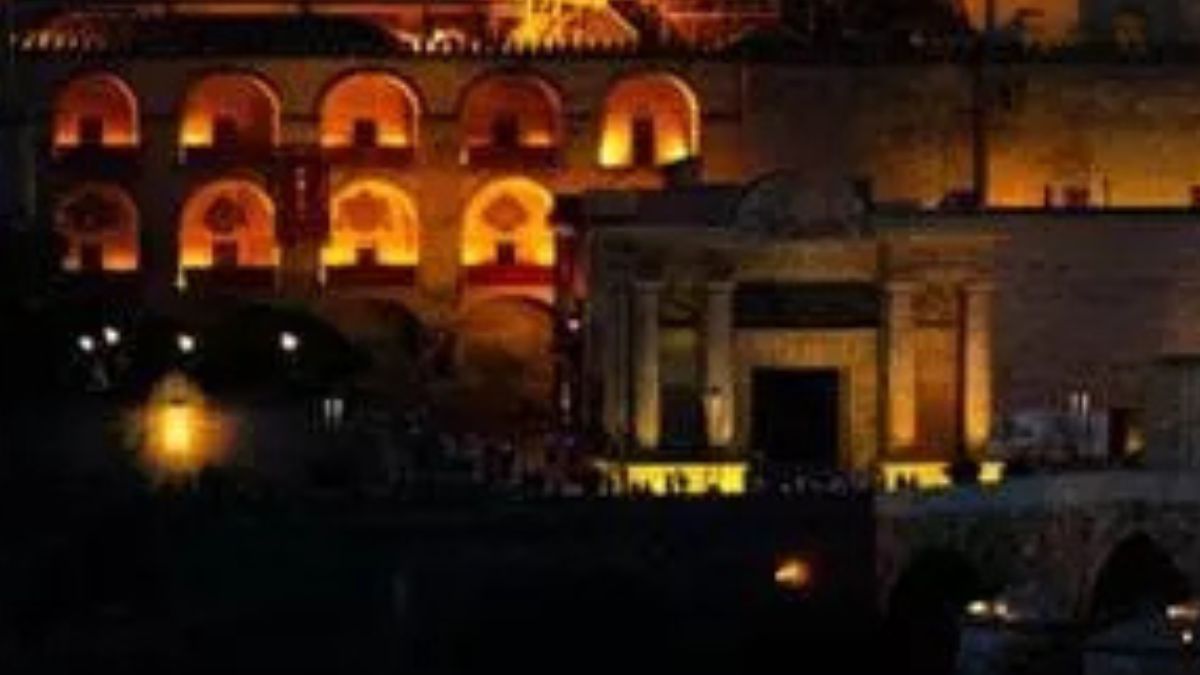 Incendio devastante in fiamme il Patrimonio Unesco: dramma immenso