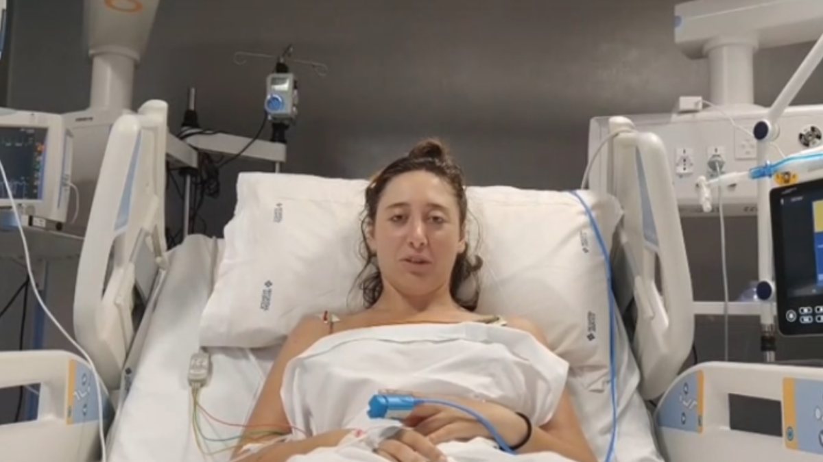 “Cosa ho mangiato, poi quei sintomi”. Intossicata dal botulino, Ilaria rompe il silenzio dall’ospedale “Cosa ho mangiato, poi quei sintomi”. Intossicata dal botulino, Ilaria rompe il silenzio dall’ospedale