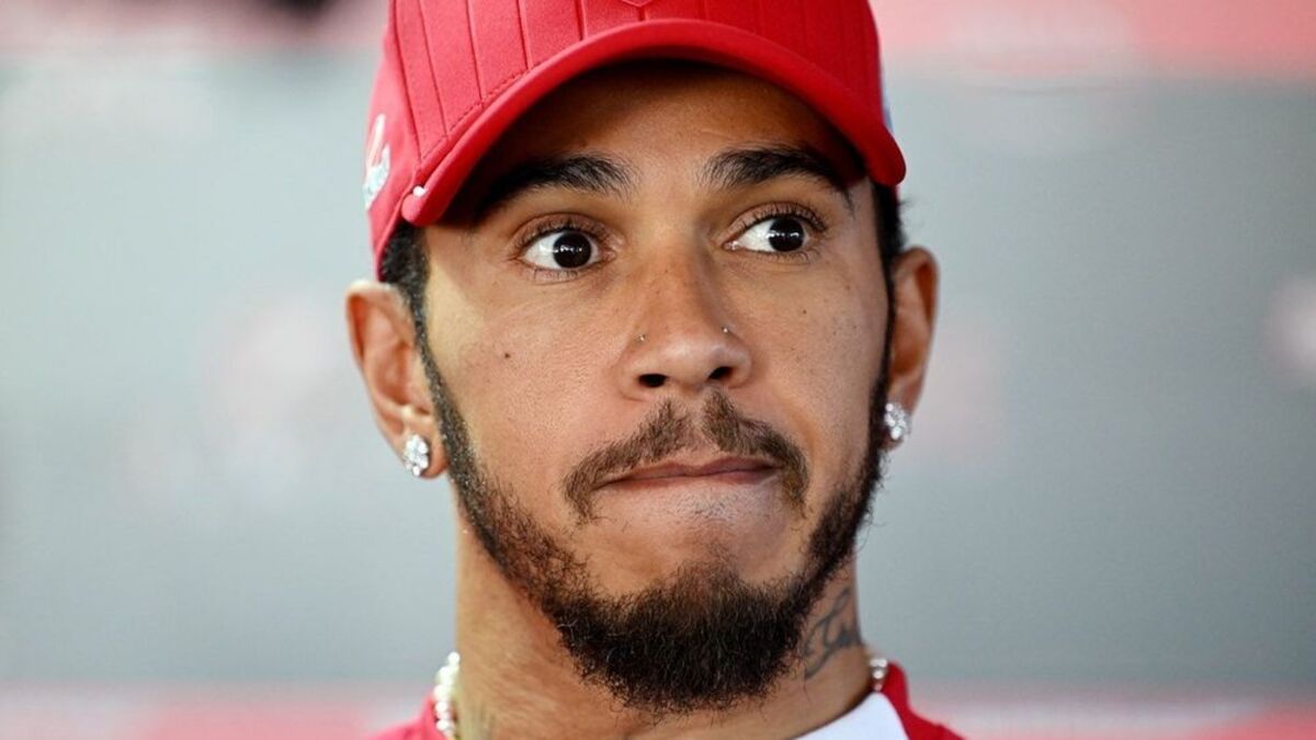 Hamilton shock: “Sono inutile. Forse la Ferrari dovrebbe cambiare pilota” Hamilton shock: “Sono inutile. Forse la Ferrari dovrebbe cambiare pilota”
