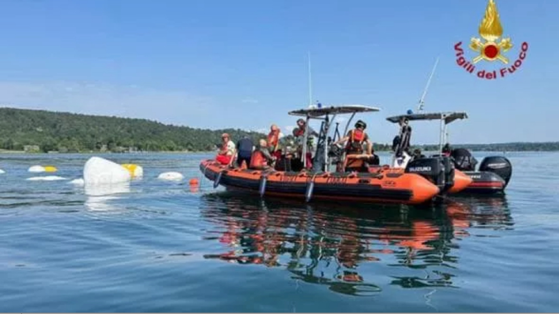Italia, un bel pomeriggio tra amici finisce in tragedia: 23enne si tuffa e non riemerge Italia, un bel pomeriggio tra amici finisce in tragedia: 23enne si tuffa e non riemerge