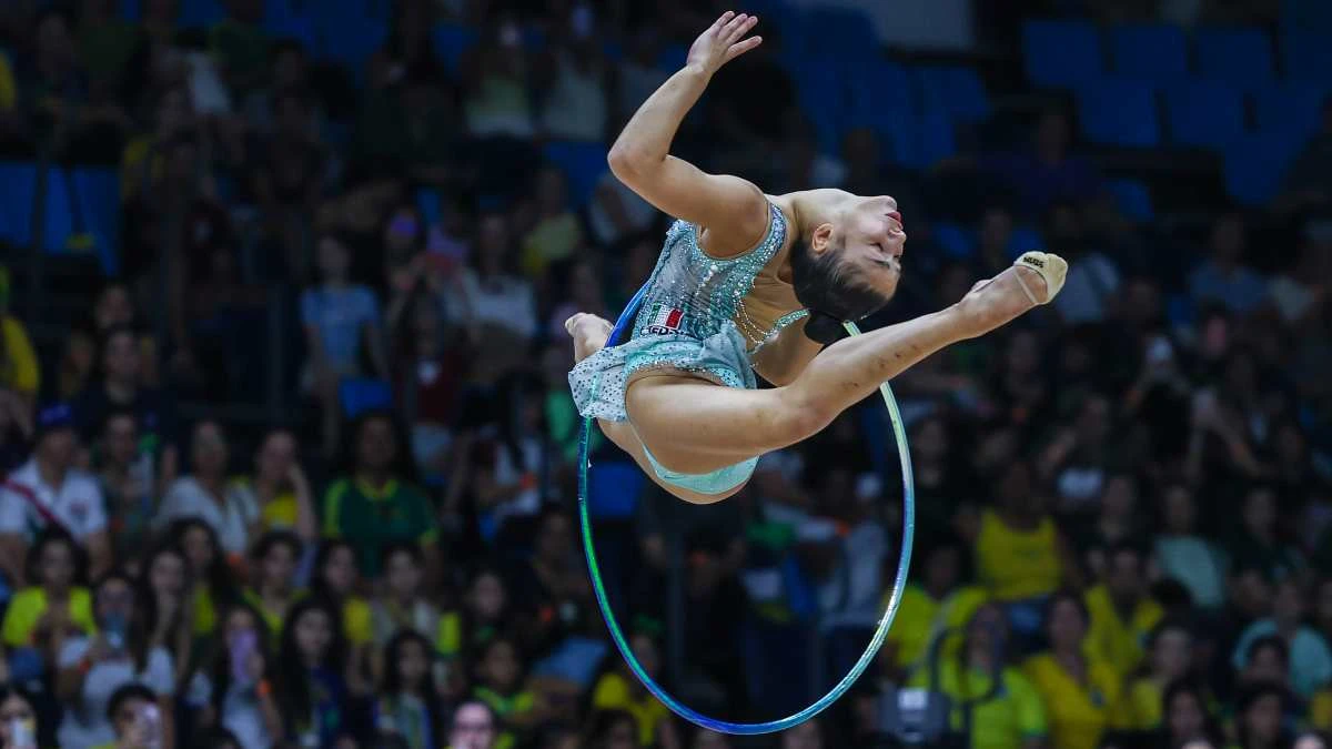 Sofia Raffaeli incanta ai mondiali: oro nel cerchio e bronzo alla palla a Rio Sofia Raffaeli incanta ai mondiali: oro nel cerchio e bronzo alla palla a Rio