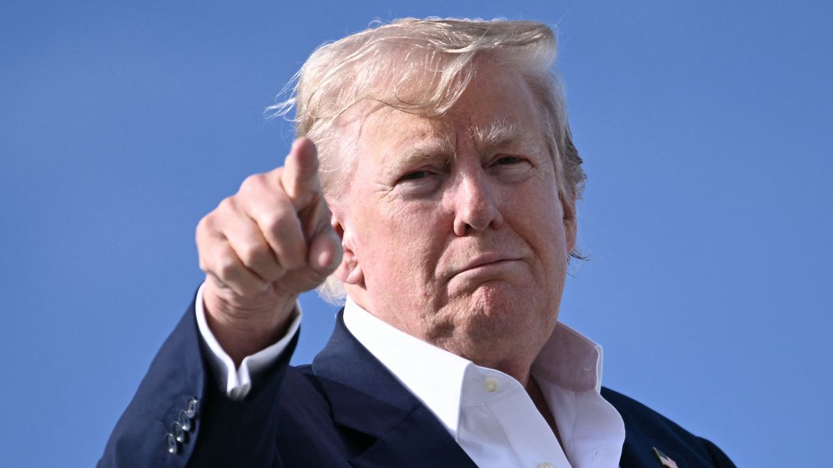 Trump, bastonata tremenda: colpisce la Svizzera con dazi pesantissimi, ecco perché