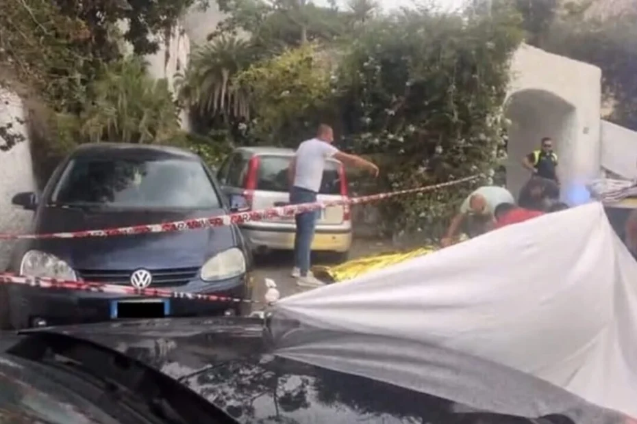 uccide madre compagno si uccide ex lotta vita morte