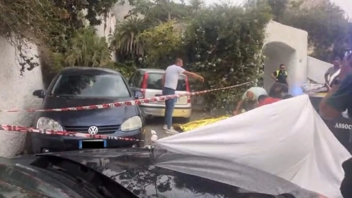 uccide madre compagno si uccide ex lotta vita morte