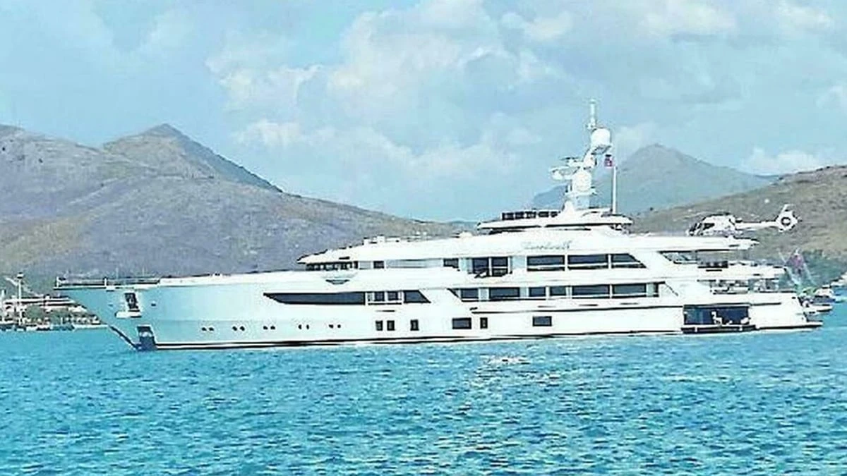 Mega yacht di 77 metri a Gaeta, svelata la proprietà: il lusso che conquista il Mediterraneo Mega yacht di 77 metri a Gaeta, svelata la proprietà: il lusso che conquista il Mediterraneo