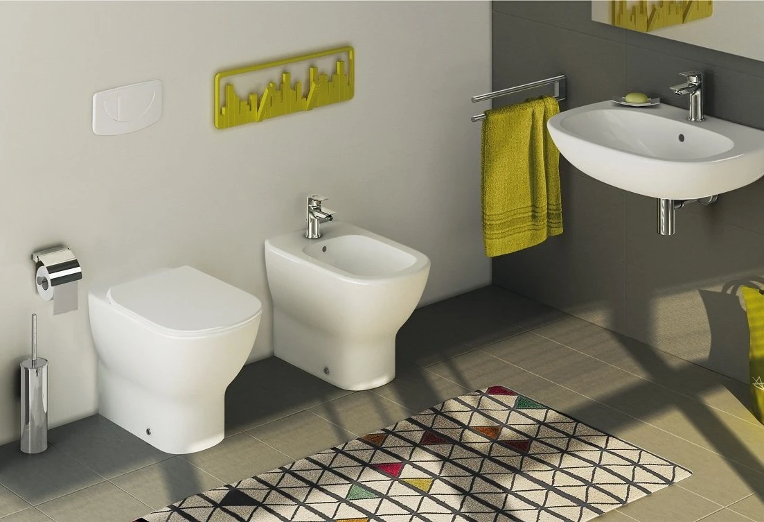 Non tenere questi oggetti in bagno: rischio muffa e germi, gli avvertimenti dell’esperto Non tenere questi oggetti in bagno: rischio muffa e germi, gli avvertimenti dell’esperto