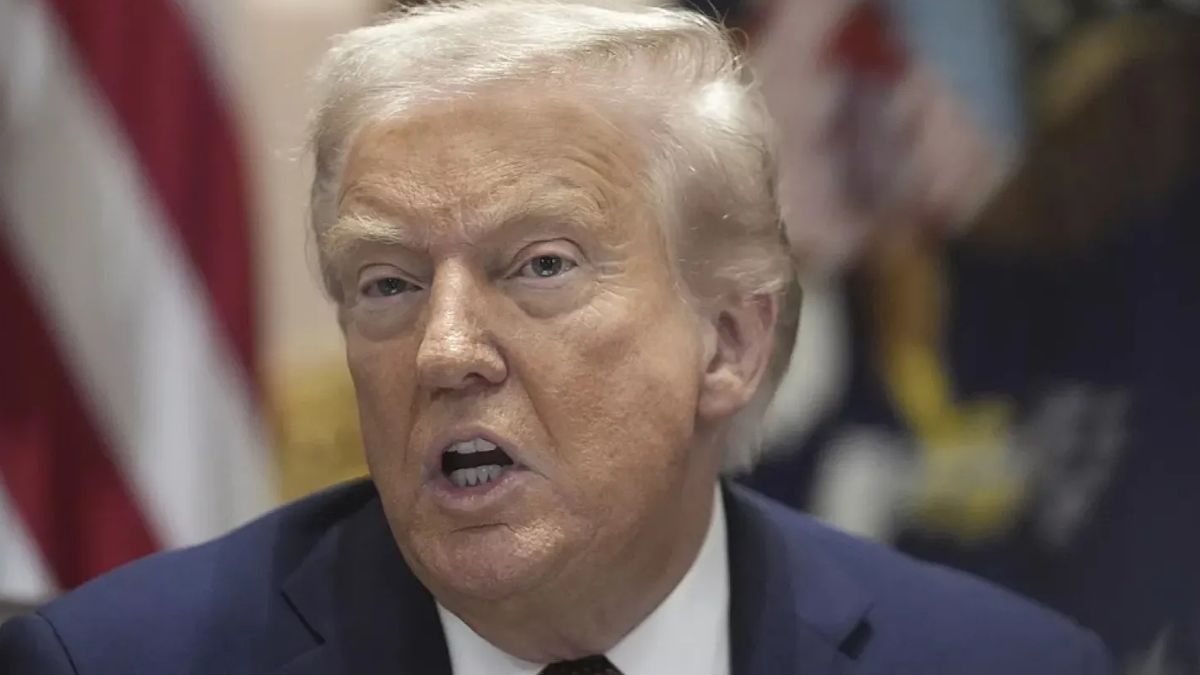 Trump contro le case farmaceutiche, chiede di mostrare i dati sui vaccini anti Covid Trump contro le case farmaceutiche, chiede di mostrare i dati sui vaccini anti Covid