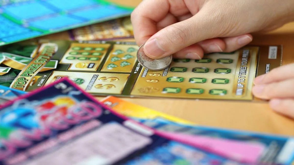 “Un’enormità!”. Vincita clamorosa al Gratta e Vinci: cifra da capogiro. Con soli 20 euro “Un’enormità!”. Vincita clamorosa al Gratta e Vinci: cifra da capogiro. Con soli 20 euro