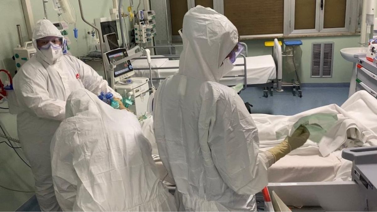 Covid, aumentano i contagi ma manca la circolare per i vaccini: la protesta delle Regioni