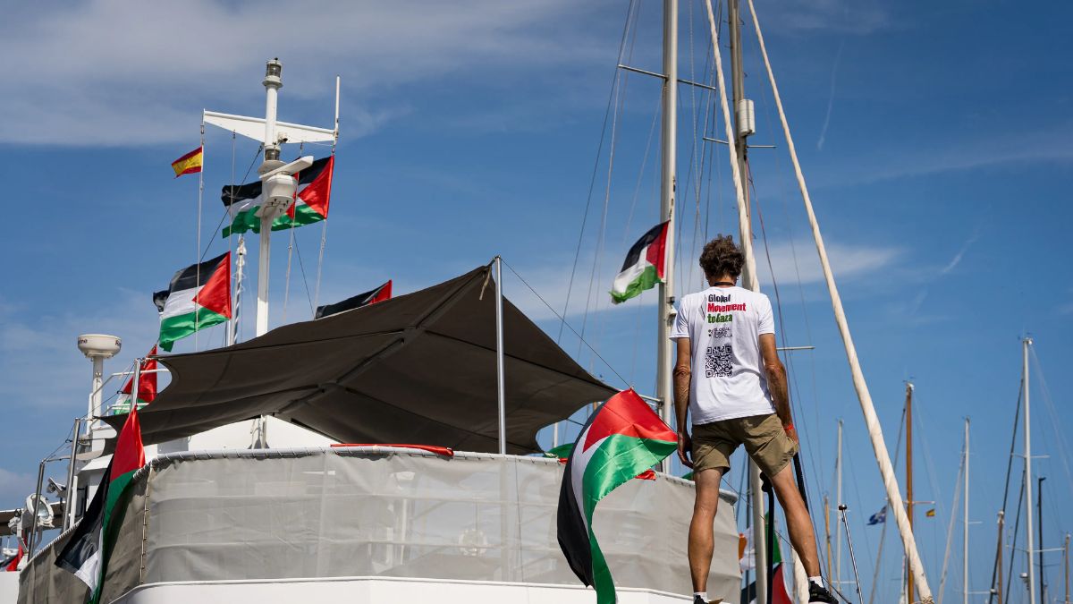 Flotilla verso la tragedia, niente passi indietro: “Vogliamo rompere il blocco navale. Unica destinazione Gaza”
